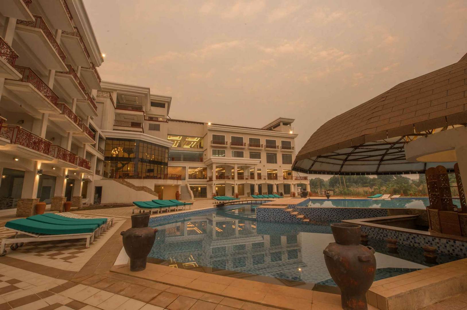 Kampala Nile Resort - Pool View