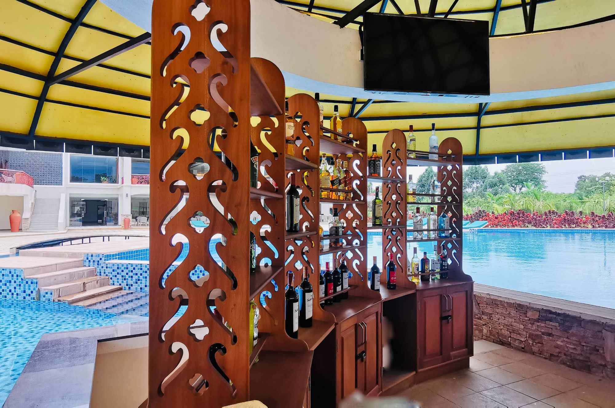 Kampala Nile Resort - Pool Bar